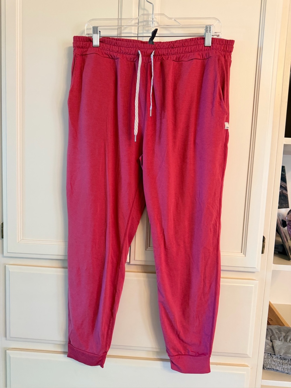 Vuori pink xl women’s joggers